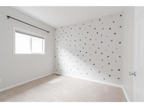 450 Pacific Crescent, Fort Mcmurray, AB - Indoor Photo Showing Other Room