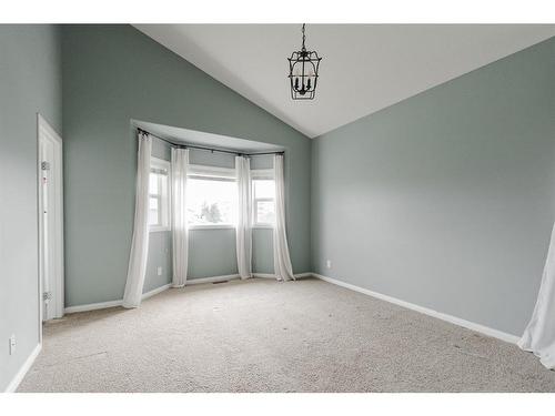 450 Pacific Crescent, Fort Mcmurray, AB - Indoor Photo Showing Other Room