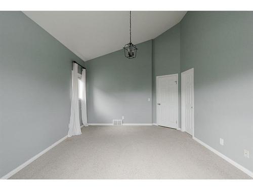 450 Pacific Crescent, Fort Mcmurray, AB - Indoor Photo Showing Other Room