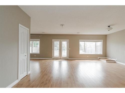 450 Pacific Crescent, Fort Mcmurray, AB - Indoor Photo Showing Other Room