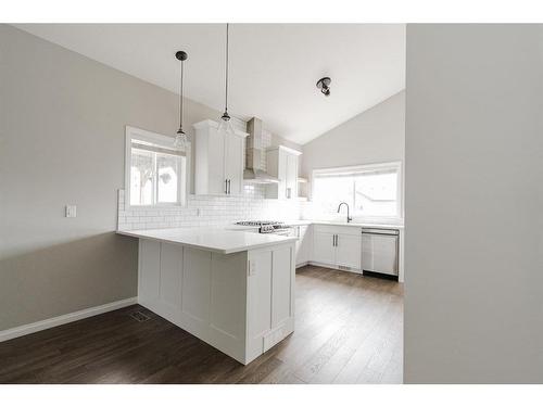 450 Pacific Crescent, Fort Mcmurray, AB - Indoor Photo Showing Kitchen With Upgraded Kitchen