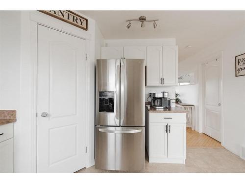 201 St. Laurent Way, Fort Mcmurray, AB - Indoor Photo Showing Kitchen