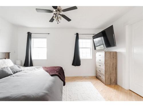 201 St. Laurent Way, Fort Mcmurray, AB - Indoor Photo Showing Bedroom