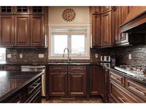 243 Wild Rose Street, Fort Mcmurray, AB - Indoor Photo Showing Kitchen With Upgraded Kitchen