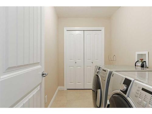 106 Merganser Crescent, Fort Mcmurray, AB - Indoor Photo Showing Laundry Room