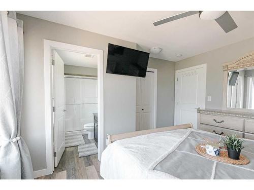 165-401 Athabasca Avenue, Fort Mcmurray, AB - Indoor Photo Showing Bedroom