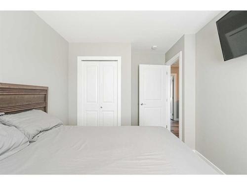 165-401 Athabasca Avenue, Fort Mcmurray, AB - Indoor Photo Showing Bedroom