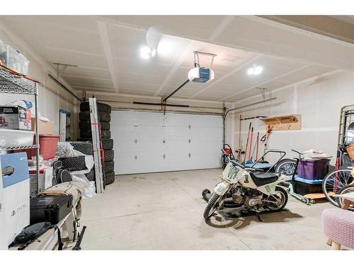 165-401 Athabasca Avenue, Fort Mcmurray, AB - Indoor Photo Showing Garage