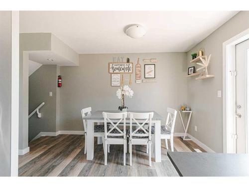 165-401 Athabasca Avenue, Fort Mcmurray, AB - Indoor Photo Showing Dining Room