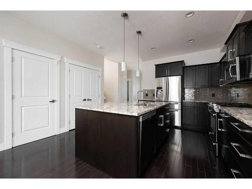 152 Collicott Drive, Fort Mcmurray, AB - Indoor Photo Showing Kitchen With Upgraded Kitchen