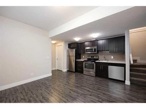 152 Collicott Drive, Fort Mcmurray, AB - Indoor Photo Showing Kitchen