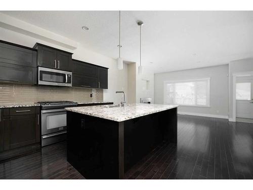 152 Collicott Drive, Fort Mcmurray, AB - Indoor Photo Showing Kitchen With Upgraded Kitchen