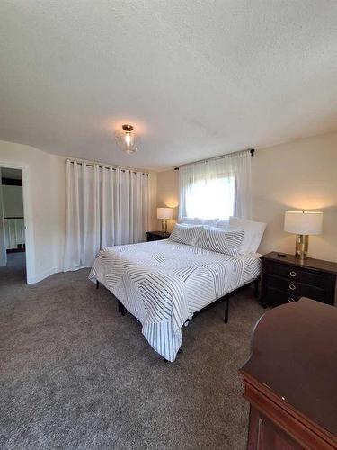 65368 Rng Rd 165, Rural Lac La Biche County, AB - Indoor Photo Showing Bedroom