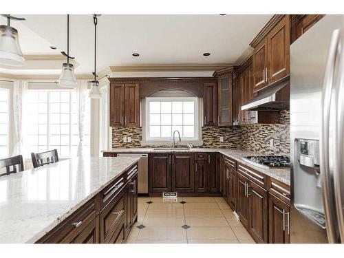 129 Sandhill Place, Fort Mcmurray, AB - Indoor Photo Showing Kitchen With Upgraded Kitchen