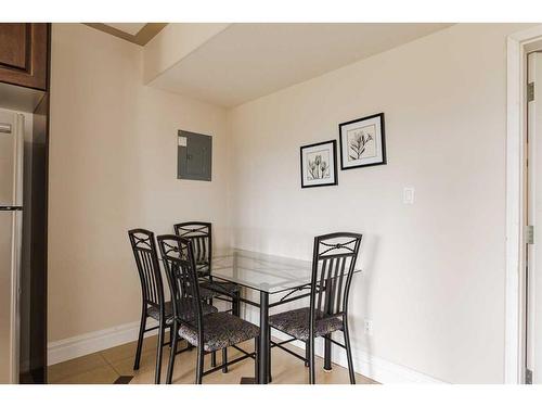 129 Sandhill Place, Fort Mcmurray, AB - Indoor Photo Showing Dining Room