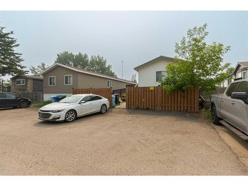 197 Greenwich Lane, Fort Mcmurray, AB - Outdoor With Exterior