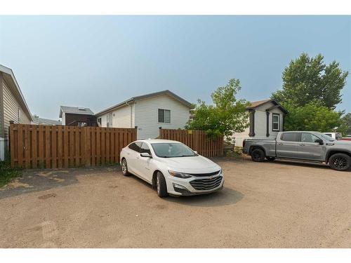 197 Greenwich Lane, Fort Mcmurray, AB - Outdoor With Exterior