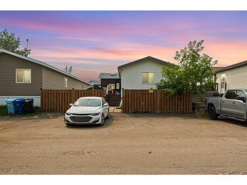 197 Greenwich Lane, Fort Mcmurray, AB - Outdoor With Exterior