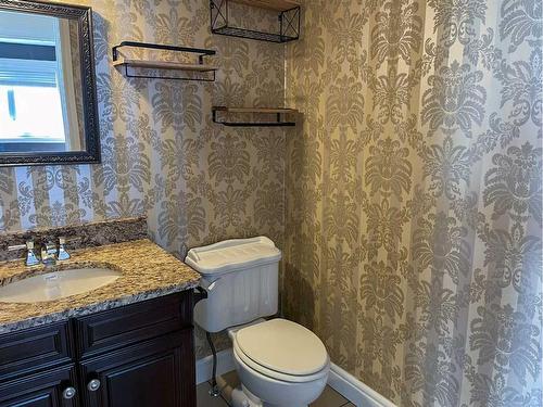 255 Wild Rose Street, Fort Mcmurray, AB - Indoor Photo Showing Bathroom