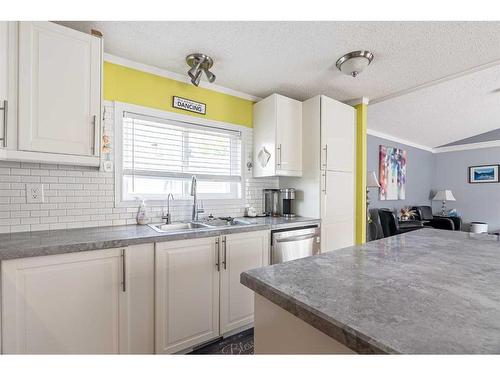 208 Greenbriar Bay, Fort Mcmurray, AB - Indoor Photo Showing Kitchen With Double Sink