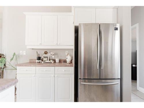 114 Bussieres Drive, Fort Mcmurray, AB - Indoor Photo Showing Kitchen With Stainless Steel Kitchen