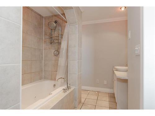 114 Bussieres Drive, Fort Mcmurray, AB - Indoor Photo Showing Bathroom