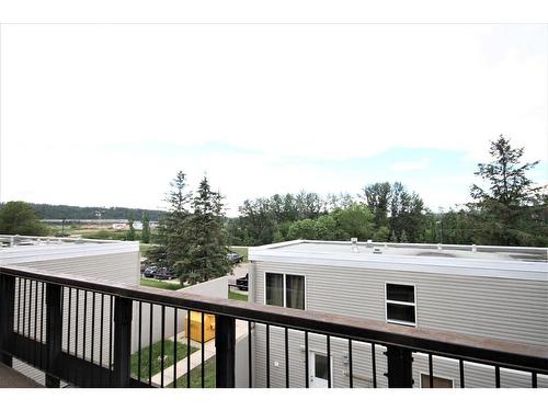 1646-21 Macdonald Drive, Fort Mcmurray, AB - Outdoor With Balcony