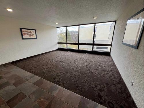 1646-21 Macdonald Drive, Fort Mcmurray, AB - Indoor Photo Showing Other Room