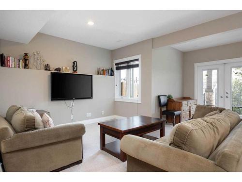 328 Killdeer Way, Fort Mcmurray, AB - Indoor Photo Showing Living Room