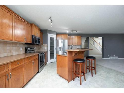 251 Laffont Way, Fort Mcmurray, AB - Indoor Photo Showing Kitchen