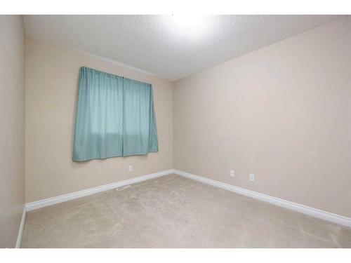 251 Laffont Way, Fort Mcmurray, AB - Indoor Photo Showing Other Room