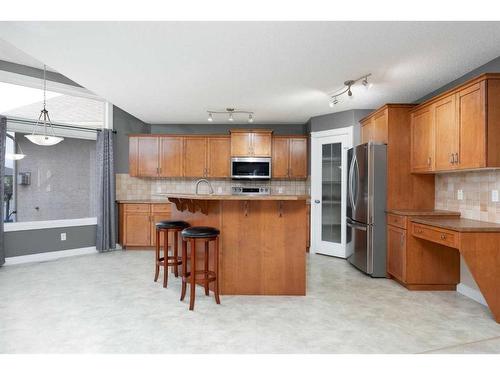 251 Laffont Way, Fort Mcmurray, AB - Indoor Photo Showing Kitchen