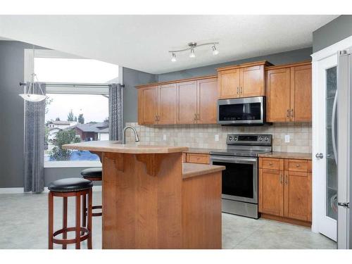 251 Laffont Way, Fort Mcmurray, AB - Indoor Photo Showing Kitchen