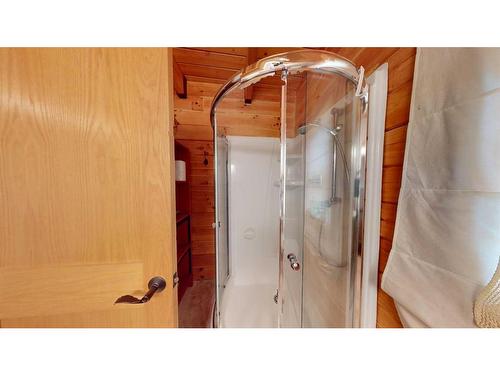 68333 Range Road 142, Rural Lac La Biche County, AB - Indoor Photo Showing Bathroom