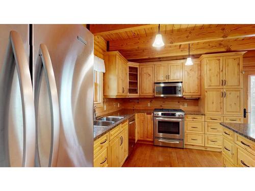 68333 Range Road 142, Rural Lac La Biche County, AB - Indoor Photo Showing Kitchen With Stainless Steel Kitchen With Double Sink