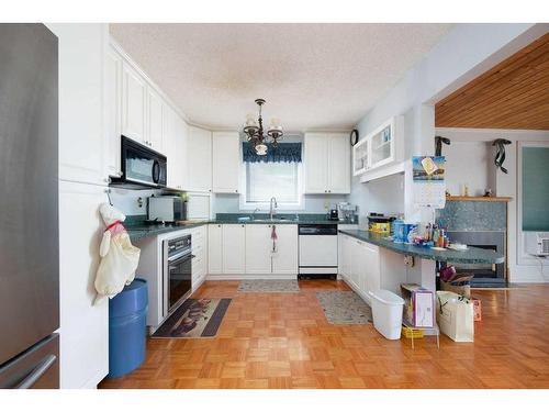 20 Centennial Drive, Fort Mcmurray, AB - Indoor Photo Showing Kitchen