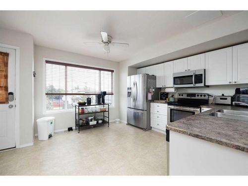 17-240 Laffont Way, Fort Mcmurray, AB - Indoor Photo Showing Kitchen With Double Sink