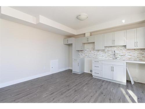 149 Shalestone Place, Fort Mcmurray, AB - Indoor Photo Showing Kitchen With Upgraded Kitchen