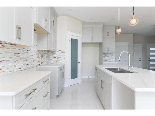 149 Shalestone Place, Fort Mcmurray, AB - Indoor Photo Showing Kitchen With Double Sink With Upgraded Kitchen