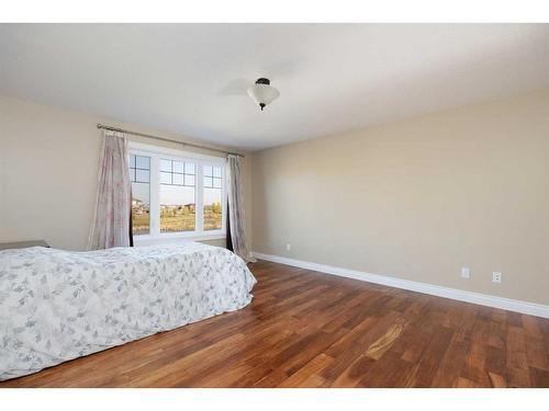 152 Snowy Owl Way, Fort Mcmurray, AB - Indoor Photo Showing Bedroom