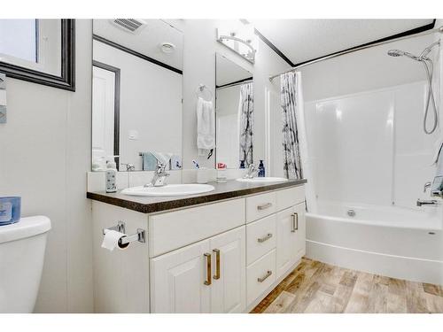 785 Beacon Hill Drive, Fort Mcmurray, AB - Indoor Photo Showing Bathroom