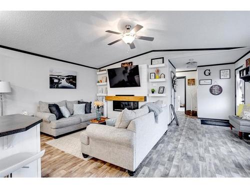 785 Beacon Hill Drive, Fort Mcmurray, AB - Indoor Photo Showing Living Room