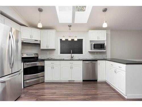 132 Gregoire Crescent, Fort Mcmurray, AB - Indoor Photo Showing Kitchen With Upgraded Kitchen