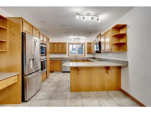 41 Poplar Crescent, Gregoire Lake Estates, AB - Indoor Photo Showing Kitchen