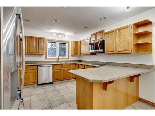 41 Poplar Crescent, Gregoire Lake Estates, AB - Indoor Photo Showing Kitchen