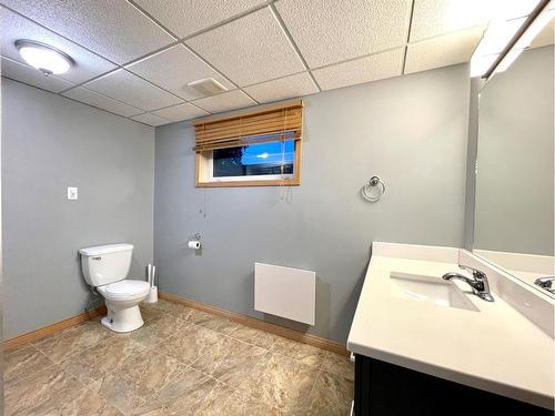 41 Poplar Crescent, Gregoire Lake Estates, AB - Indoor Photo Showing Bathroom