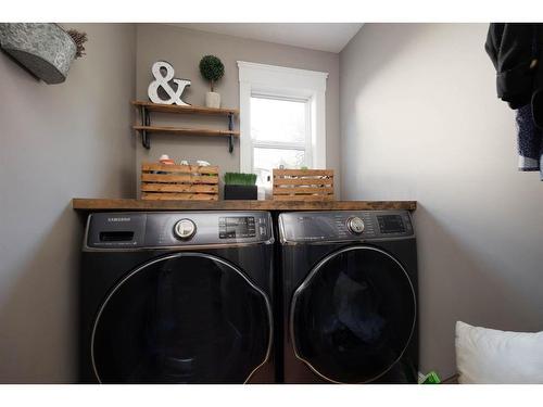 151 Berard Crescent, Fort Mcmurray, AB - Indoor Photo Showing Laundry Room