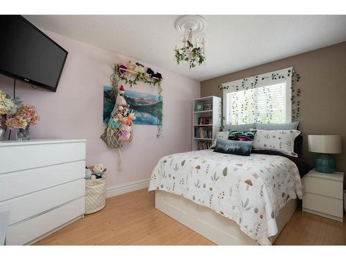 151 Berard Crescent, Fort Mcmurray, AB - Indoor Photo Showing Bedroom