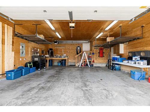 345 Sandpiper Road, Fort Mcmurray, AB - Indoor Photo Showing Garage