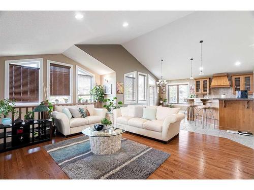 345 Sandpiper Road, Fort Mcmurray, AB - Indoor Photo Showing Living Room